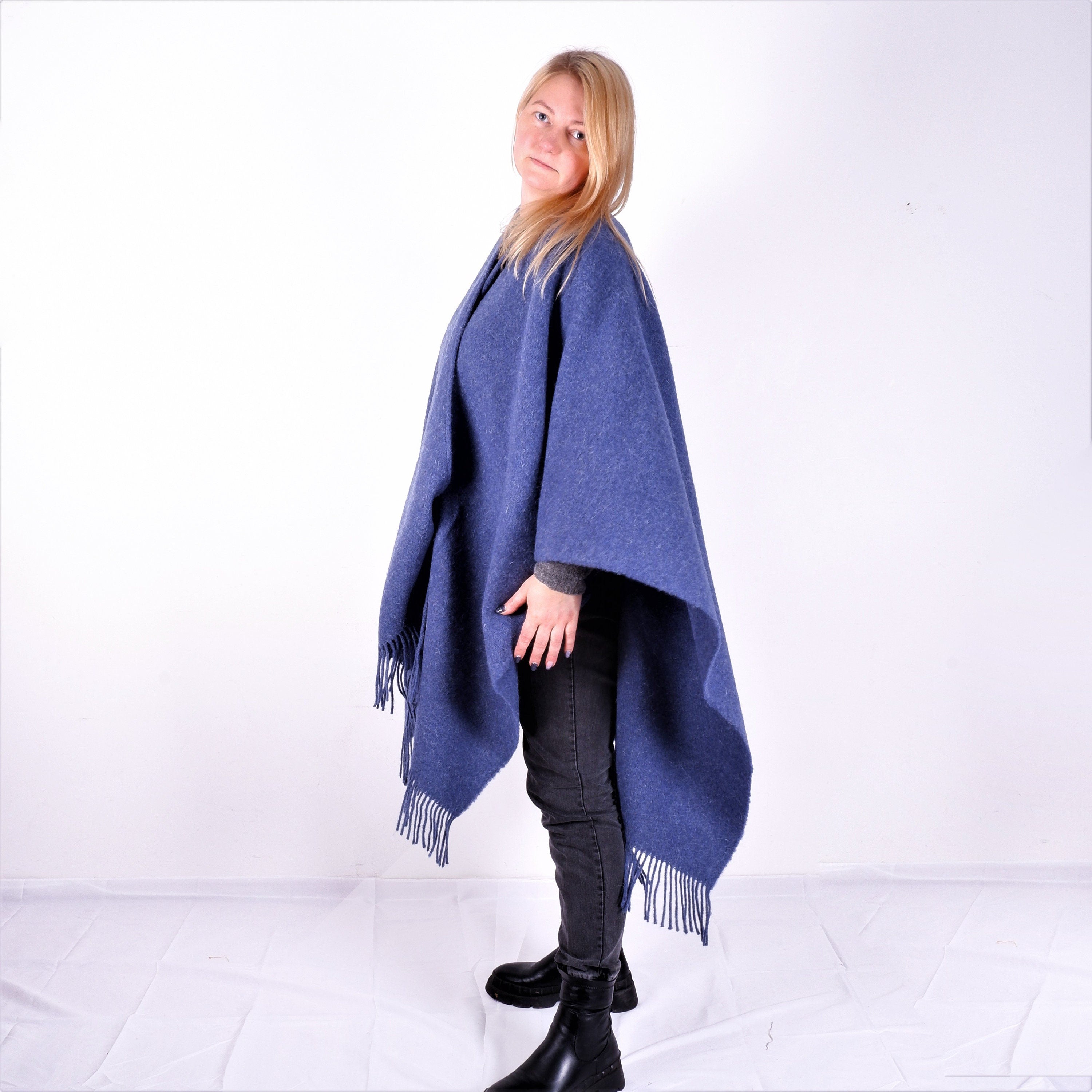Wool Poncho Umea – Comfortable One Size Shawl Wrap With Fringes | Natural Wool Cape