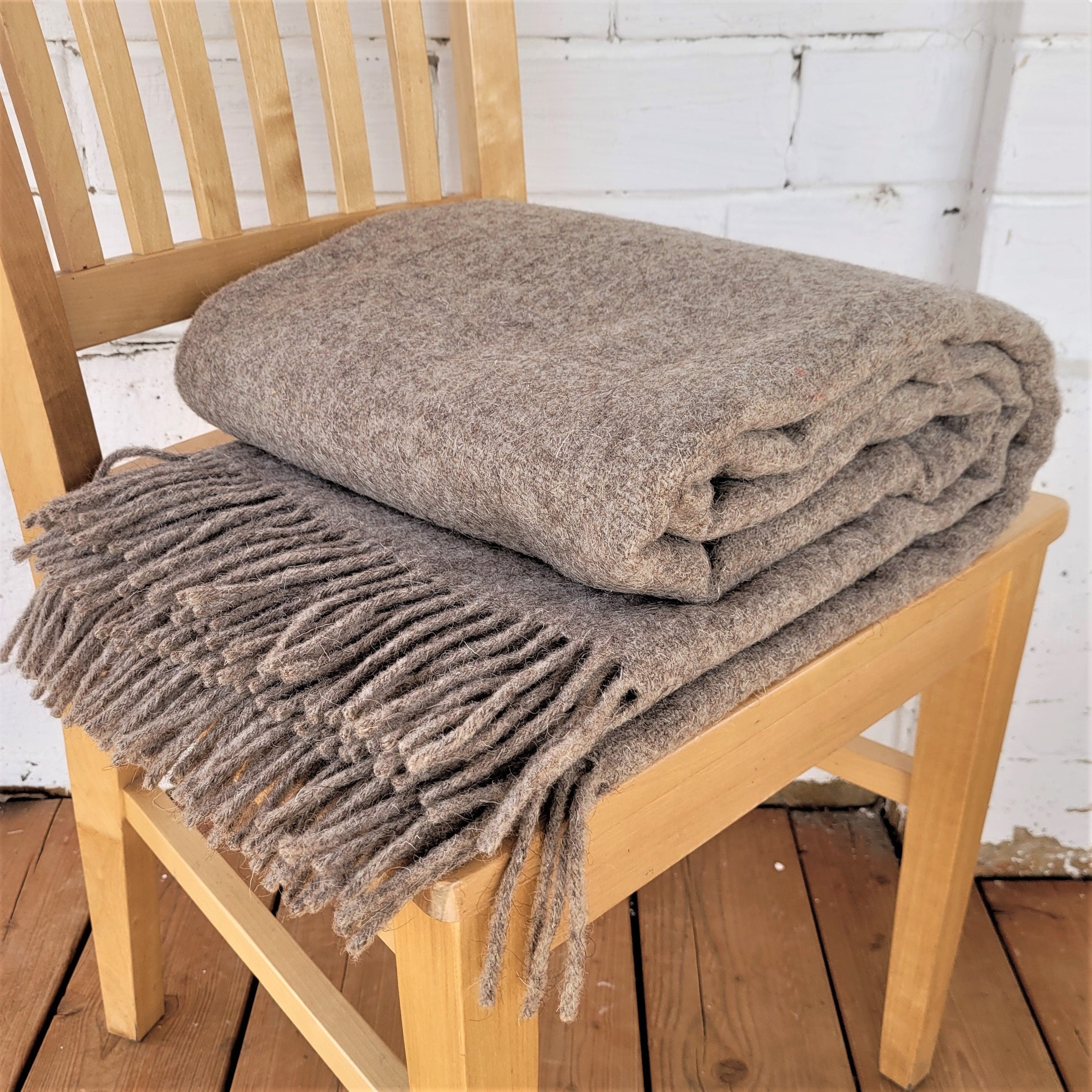 New Zealand Wool Blanket – Durable Breathable Wool Throw for All Seasons