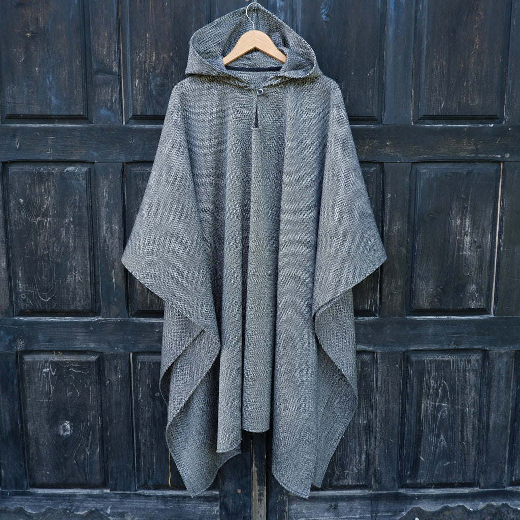 Wool Poncho Oland - Unisex Ruana Cape Green Wool Blanket With Hood | Comfortable Outdoor Cloak
