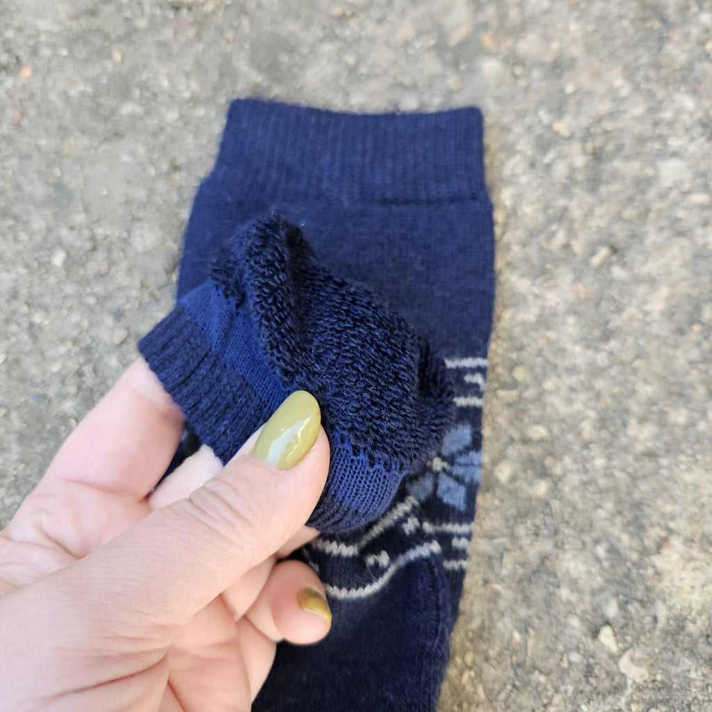 thicker MERINO WOOL Socks - black Snowflake - Size EUR 39-42 43-46 Nordic warm socks for men or women Unisex Hiking Running everyday