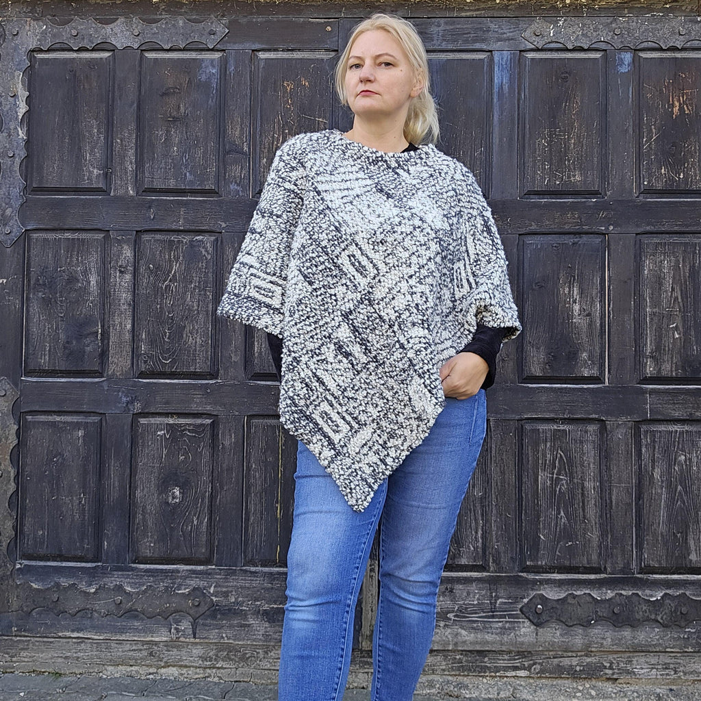 Wool blanket poncho cape hooded in WHITE lambswool ladies poncho cape with or without hood Wool blanket poncho cape